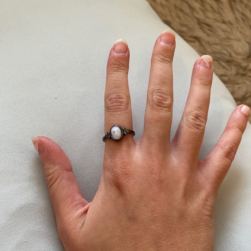Moonstone Ring - Picture 4 of 9